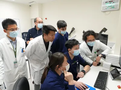 O Centro Médico de Macau Union realizou o primeiro procedimento radioterapêutico de tumor cerebral com sistema “CyberKnife”