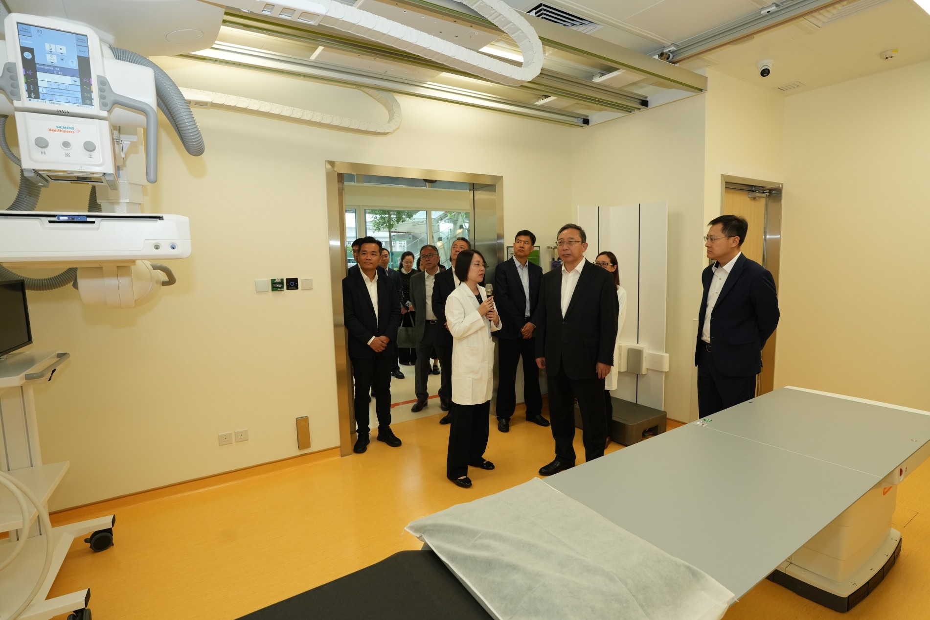 Vice Minister of National Health Commission, Cao Xuetao, visits Macao Union Medical Center